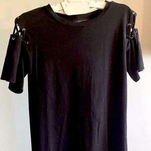 T-shirt black dress w/ laced sleeves 🖤 Size Large - forever 21